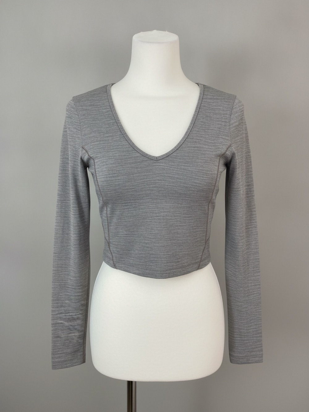 Lululemon Align Women's Heather Gray V-Neck  Crop Top, Size 6